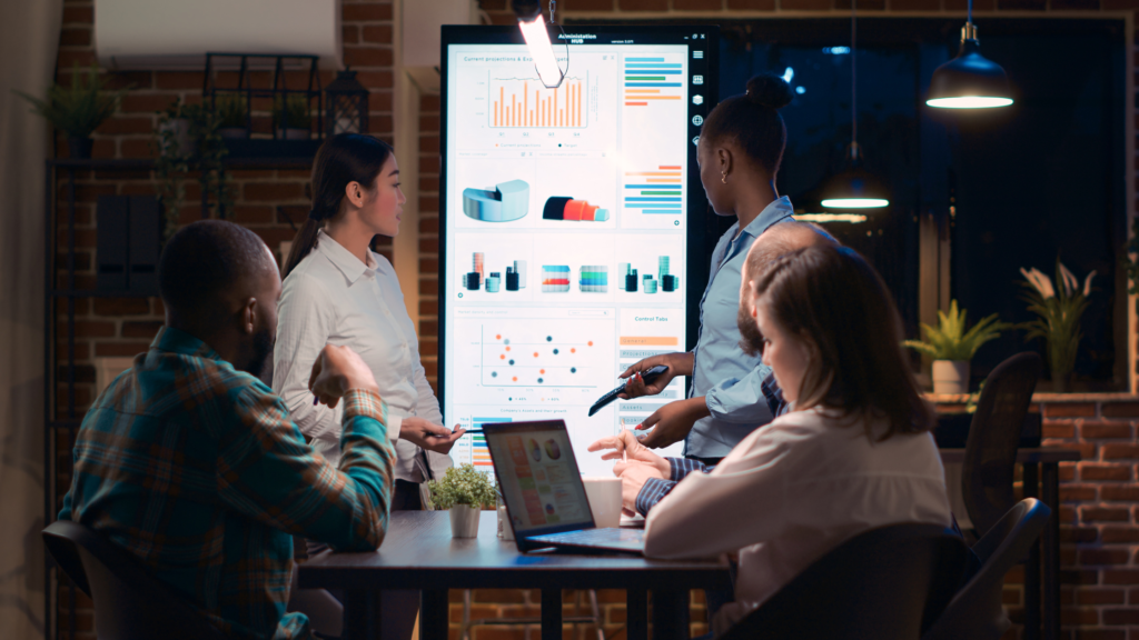 visual aids, English presentations, effective use, academic presentation, slides, communication tools, PowerPoint, engaging visuals, clarity in presentations
