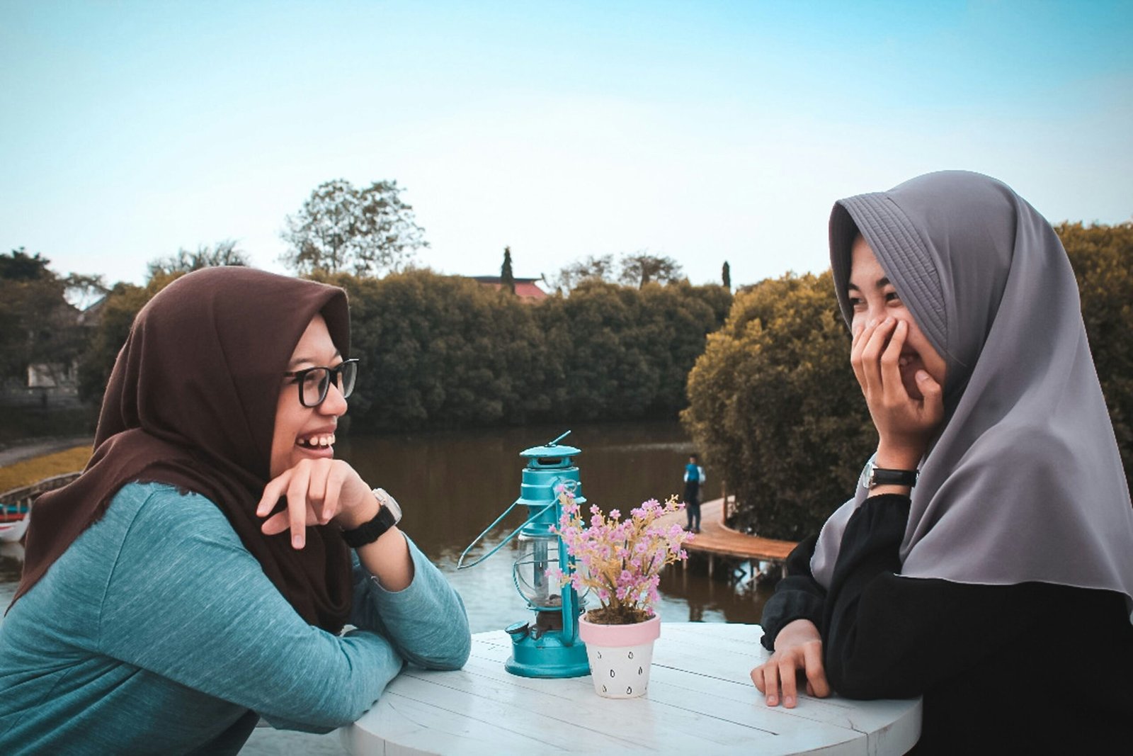 Fun ways to practice English, Daily English practice, How to learn English every day, Practice English at home, Easy English learning tips, English speaking practice